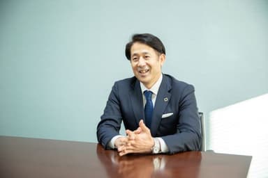 鍋嶋 洋行 氏
