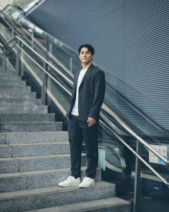 ＜セオリー＞“In Motion”シリーズを発売　
自転車競技選手 太田海也を起用した動画を
9月12日(金)から全国のゴールドジムで放映開始