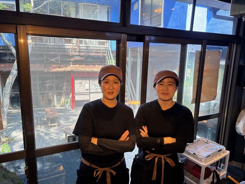 伊豆修善寺のうなぎ専門店「山葵うなぎ　辻むら」に
女性焼き職人が2名誕生！9月26日から職人としてスタート