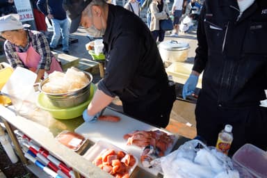 早朝からはらこめしを作ります