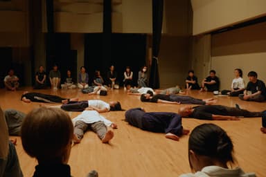 原初舞踏ワークショップの様子