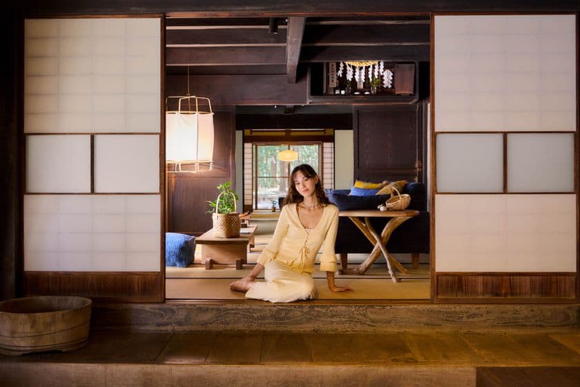 水原希子とローラが手がけるAirbnbの
「Akiya Design Project」予約開始　
この秋、元空き家の古民家で特別な宿泊体験を