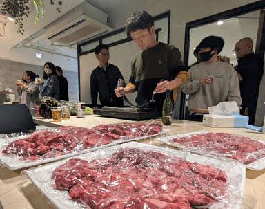 みんなで堪能する肉は格別