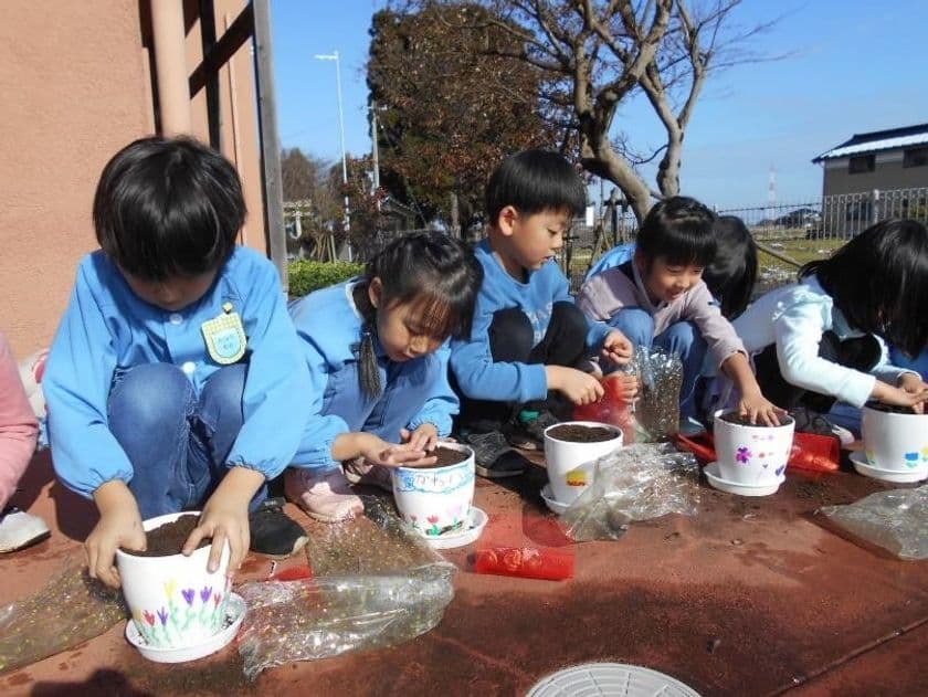 「富山の園児に笑顔を届ける！
チューリップの球根と栽培セットを贈りたい」
クラウドファンティングのプロジェクトをスタート！
