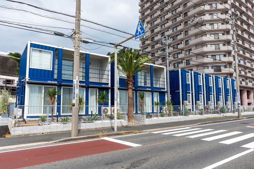 千葉県勝浦市、“部原海岸”目の前のコンテナホテル
「HOTEL R9 The Yard 勝浦」が
2025年11月10日(月)開業予定！