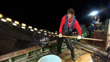 魚を釣る辻本達規(BOYS AND MEN)