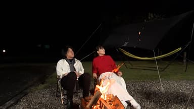 景色を見る (左から)たむたむ、沙羅