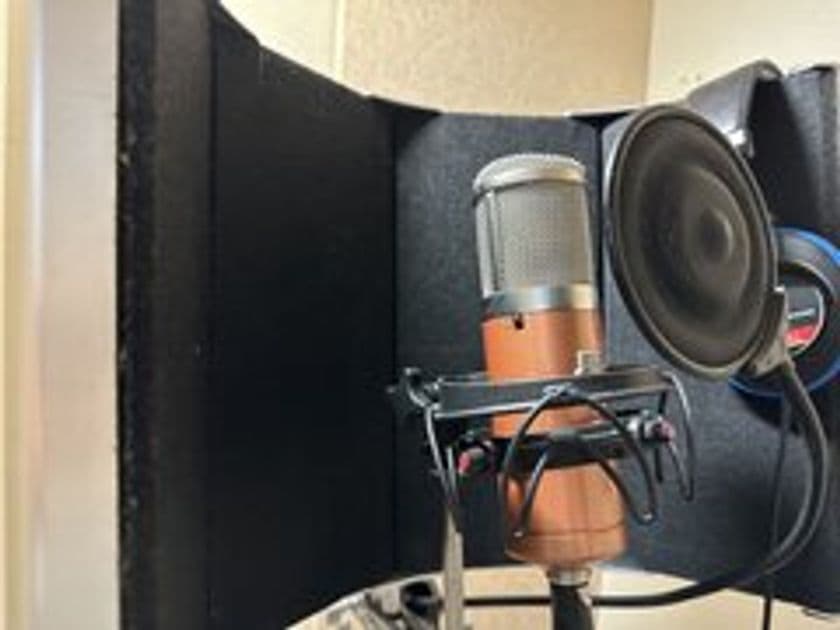 歌い手さん用レコーディングスタジオ完成！！
ハイクオリティの音響設備を揃えた、
待望の格安レコーディングスタジオin池袋！！