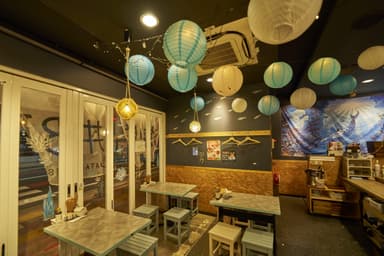 熱海渚町おさかな丼屋・ビストロ内観