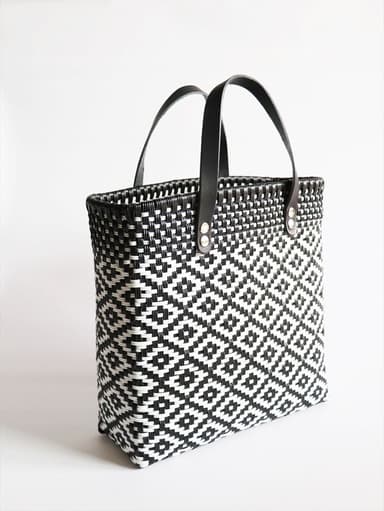 ダイヤ柄スクエアM ブラック×ホワイト