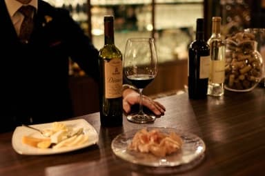 ソムリエとの会話も楽しみの一つ