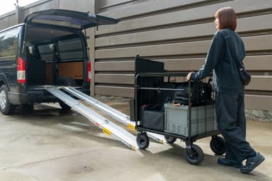 搬入・搬出の負担を大幅軽減するクロウディセット