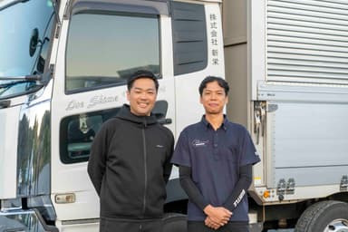 株式会社新栄 代表取締役 山脇 慎太郎氏　シギット・プルワント氏