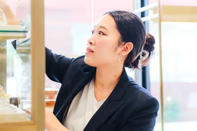 ジュエリー担当 須藤
