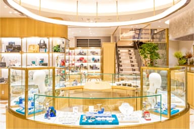 1階：バッグ＆ジュエリーフロア