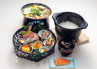 籠膳 特選刺身の盛り合わせ（もつ鍋有りイメージ）