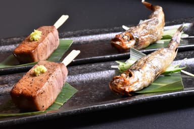 天然本まぐろ串焼き＋めひかり一夜干し