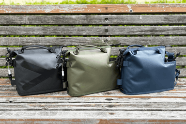 カラーは3色展開