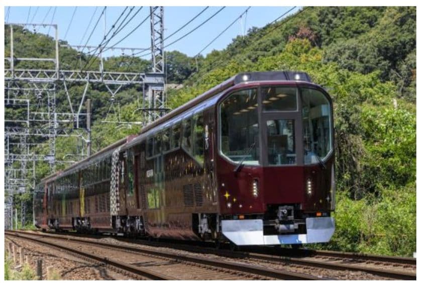 ～２０２６年新春企画～
　初詣列車として団体専用列車「楽」が運行！