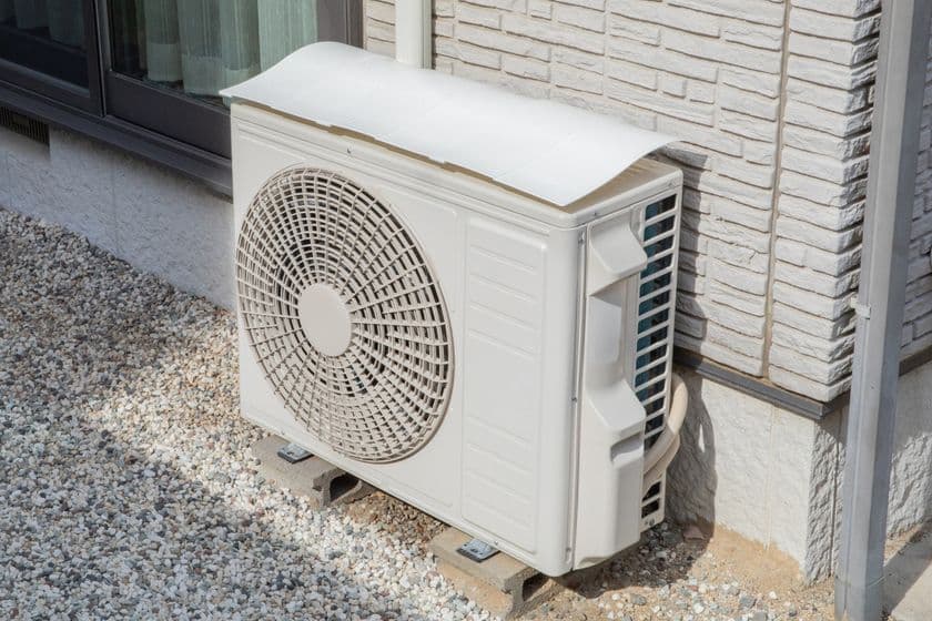 幅調整可能な簡単マグネット取付室外機カバーが
12月下旬発売