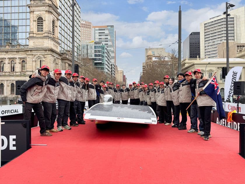 オーストラリア大陸3,000km縦断レースで日本勢2位の完走！
「工学院大学ソーラーチーム」世界大会参戦報告会を開催