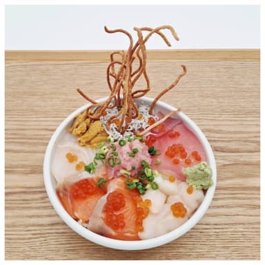 海鮮8種 ぱりぱりそばがき丼
