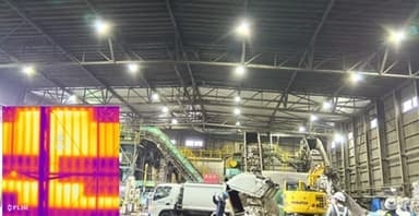 施工前：約50℃近い輻射熱が確認される(遮熱シートなし)