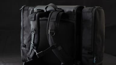 拡張ポーチを付けた背面画像