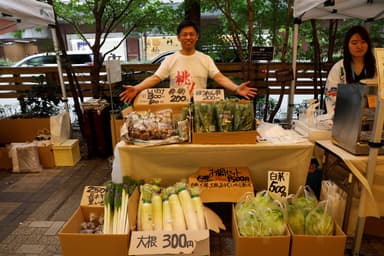 昨年の「ふくしまマルシェ」の様子・生産者も来阪