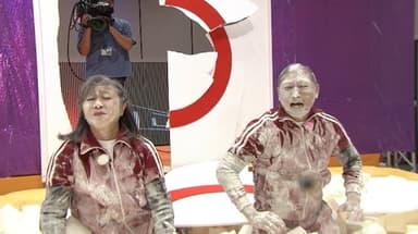 不正解になった (左から) 松本、春日