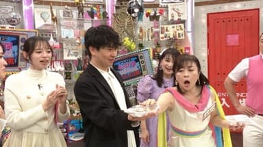 左から) 阿部アナ、若林、小林、松本