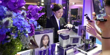 LE GINZAシリーズの展示