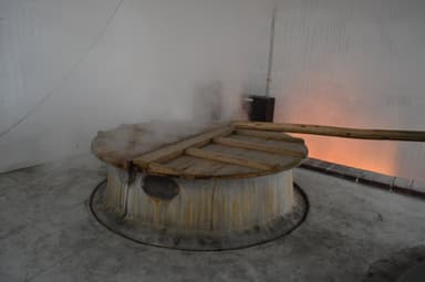 酒米を蒸すための大釜