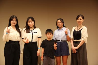 『交換日記』舞台挨拶後の集合写真