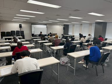 IMAT模擬試験の対面受験会場の様子