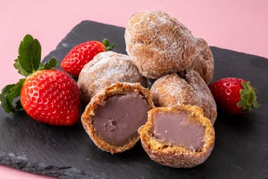 いちご餡ドーナツ