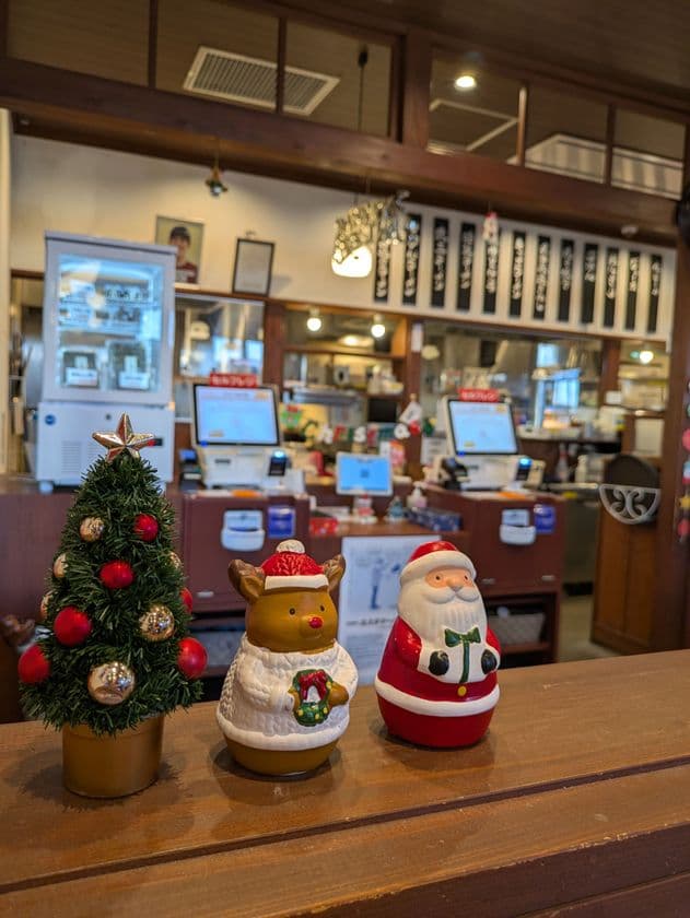 季節を感じる店舗づくりでお客様とスタッフの笑顔を創出　
清陽軒、店内装飾イベント「D-1グランプリ」を開催中