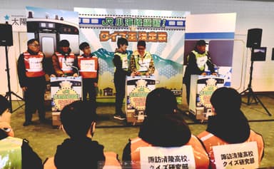 本格的な早押しで決勝は争われました