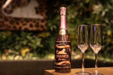 店舗のオリジナルシャンパンもご用意