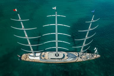 ジュメイラ「ザ・マルテーゼ・ファルコン」カーボンファイバー製マスト