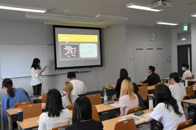 書類選考を経て実施した報告会