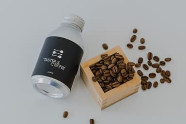 丁寧なハンドドリップで引き出されるスペシャルティコーヒーのクリアな味わい