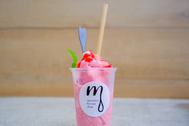 スムージーショップ「mellow」期間限定イチゴスムージー
