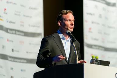 デイビッド・ブラムリー氏による基調講演