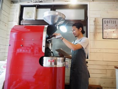 オリジナルブレンドは「ONIBUS COFFEE」で焙煎