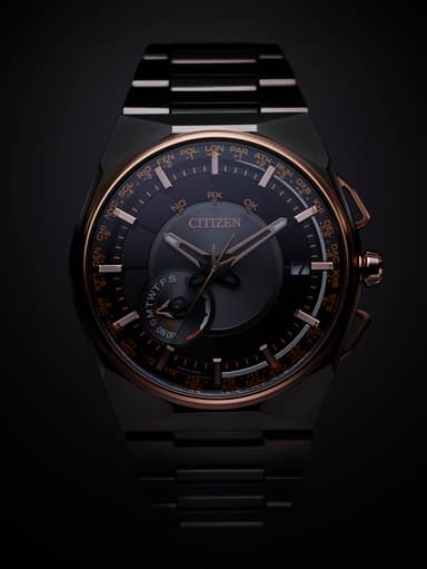 『LIGHT in BLACK』エコ・ドライブ サテライト ウエーブ F100