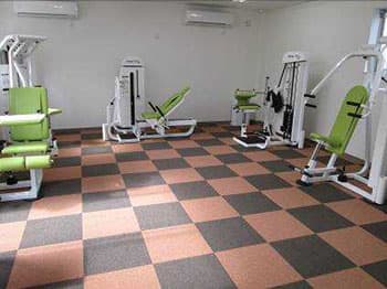 トレーニング機器