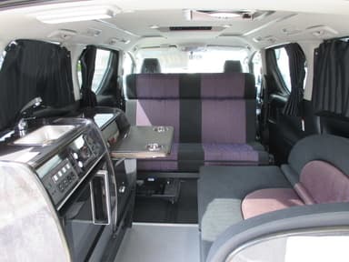 キャンピングカー車内 2