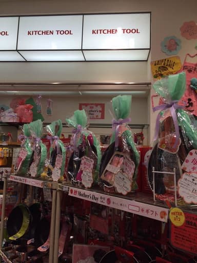 図3　棚上のギフト陳列(北花田店)