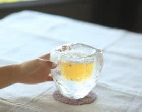 氷のグラス作り体験